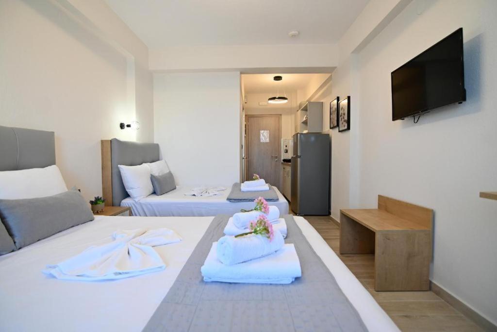 Armonia Luxury Suites Nea Vrasna Exterior photo